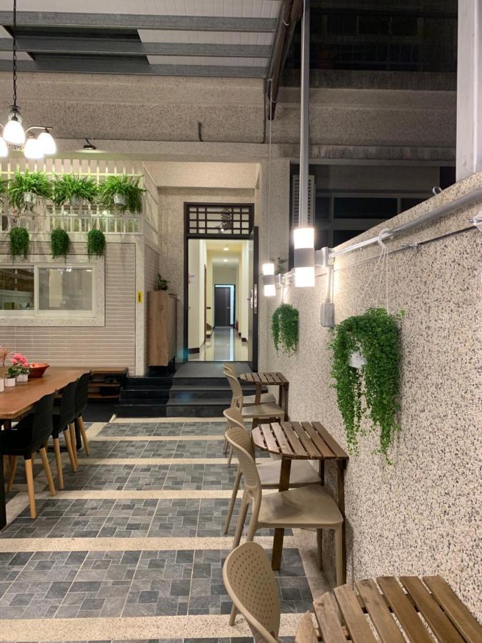 910 Hostel Yuli Exteriör bild